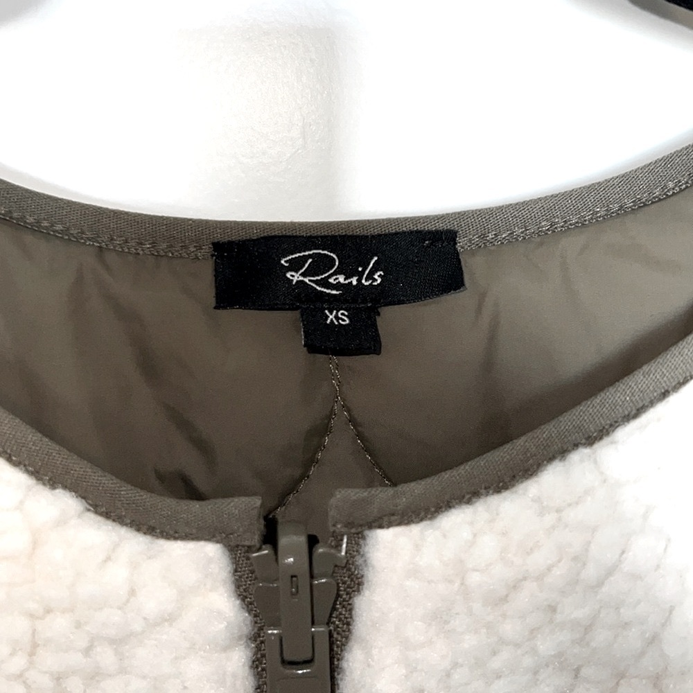 NWOT Rails Granger Jacket - Ivory Olive Mix - Reversible - Picture 8 of 10